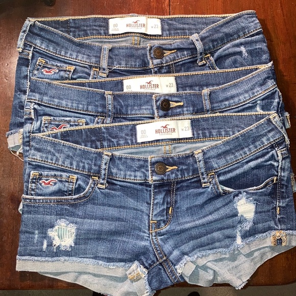 Bundle of Hollister low rise shorts - Picture 2 of 6